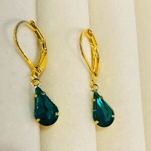 Dainty emerald green drop earrings